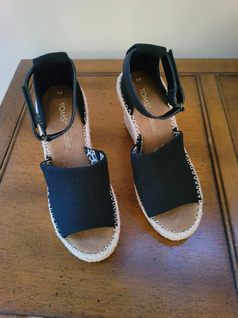 Toms Marisol Wedge Black Canvas size 5